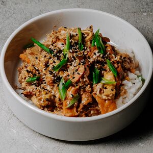 Японский омлет с рисом и лососем