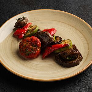 Овощи на гриле с чесночным маслом