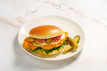 Чикенбургер с хрустящим куриным филе