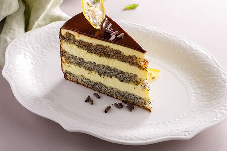 Лимонно-маковый торт