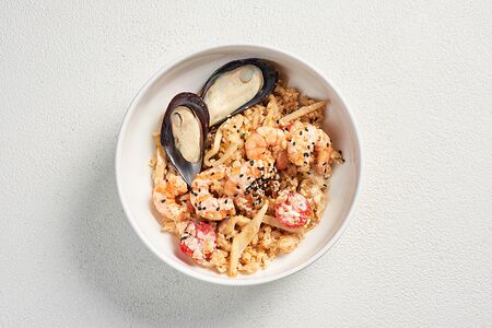 Японский рис с морепродуктами