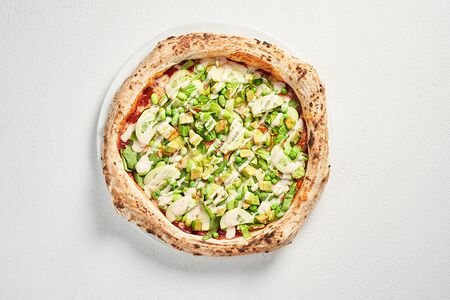 Зеленый салат и авокадо