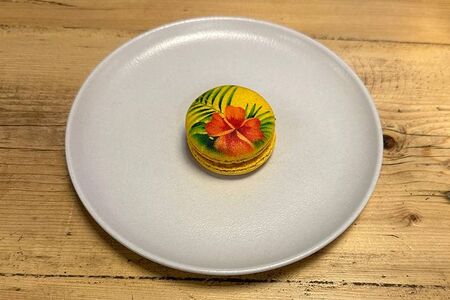 Макарон манго-маракуйя