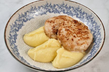 Котлеты куриные с пюре