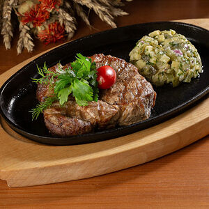 Стейк из cвинoй шеи