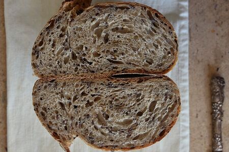 Цельнозерновой пшеничный хлеб со льном