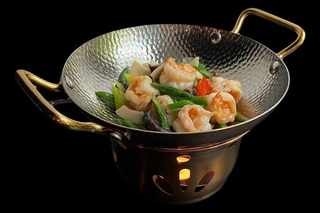 Креветки с овощами