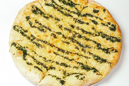 Фокачча с пармезаном и песто