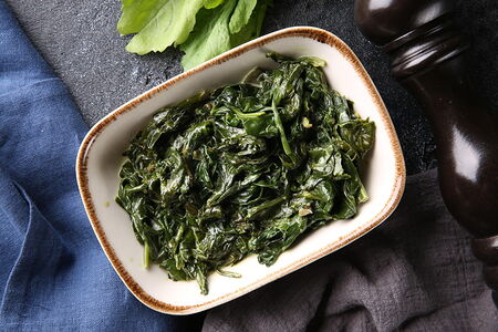 Томлёный шпинат