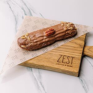 Эклер шоколадный 