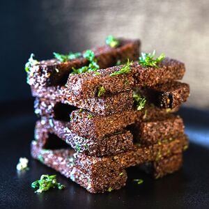 Чесночные гренки с соусом тартар