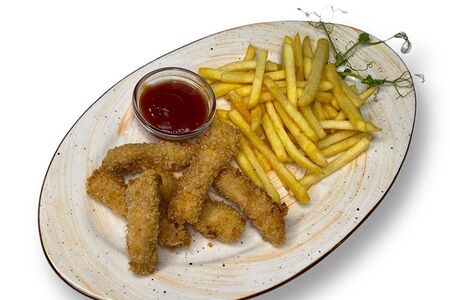 Куриные палочки с картофелем фри