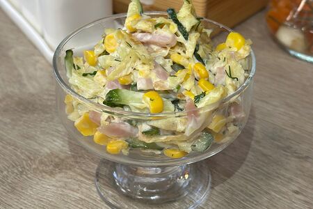 Салат с ветчиной и омлетом 