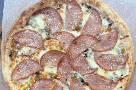 Пицца Мортаделла трюфельная