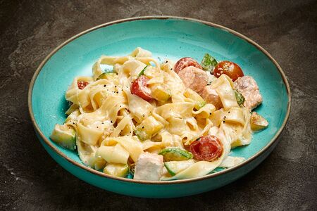 Лапша семгой и цукини