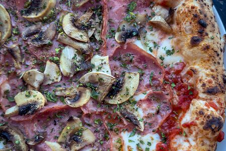 Пицца Прошутто и грибы