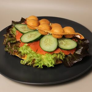 Вафля с лососем