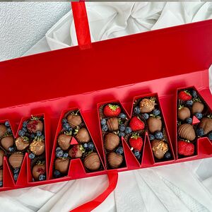 Клубника в шоколаде для мамы t