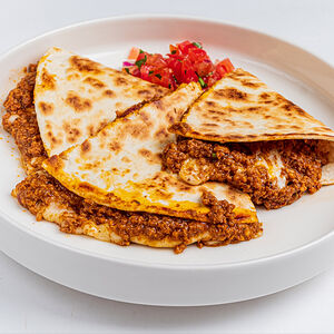 Кесадилья с чили кон карне