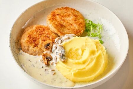 Котлеты из курочки с грибным соусом 