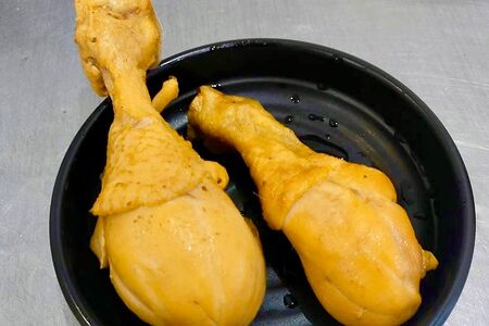 Тушеная голень куриная