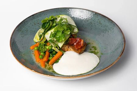 Судак, сливочный соус и томаты конкассе