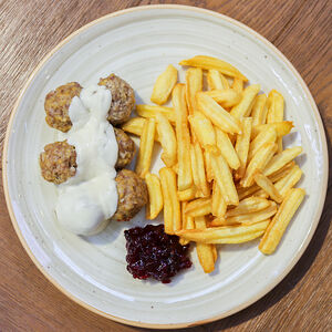 Полпетте с фри