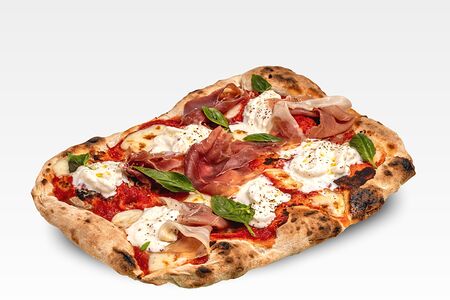 Римская пицца с пармой и страчателлой