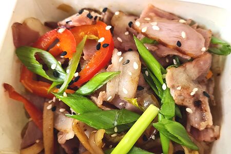 Удон со свининой