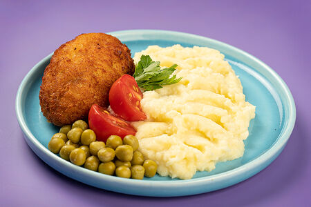 Котлета по-киевски с картофелем пюре