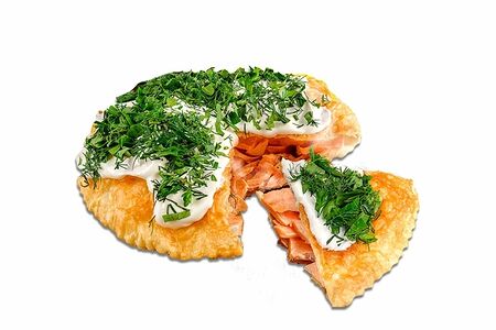 Пирог с красной рыбой и творожным сыром