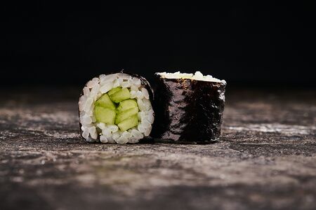 Маки-ролл Огурец