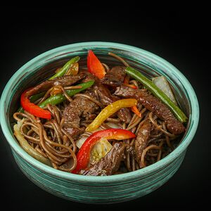 Соба с говядиной в перечном соусе