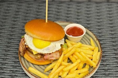 Фирменный бургер