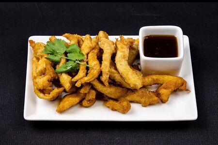 Хрустящая острая курица с пряным соусом 