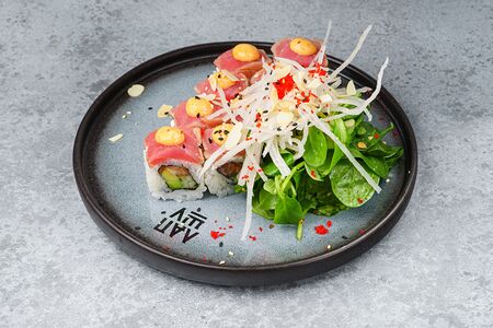 Ролл Татаки тунец грин