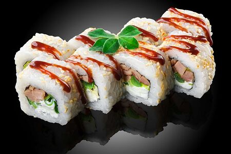 Ролл с пекинской уткой