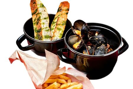 Мидии в соусе Том Ям с фри