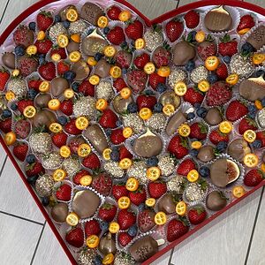 Клубника в шоколаде Большое сердце 