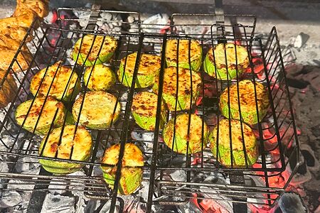 Кабачки на мангале 