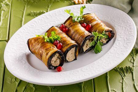 Рулеты из баклажанов по-грузински