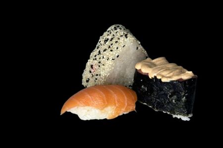 Суши-сет Лосось трио