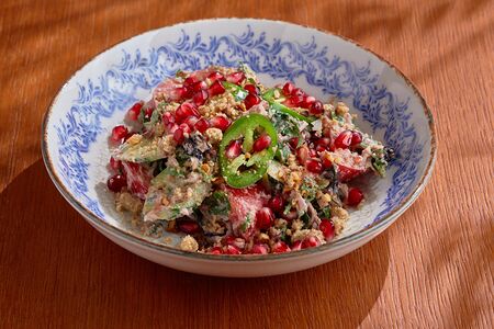 Салат по-грузински с орехами