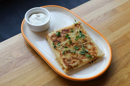 Блин с индейкой и сметаной