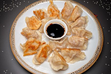 Пельмени жареные с говядиной 