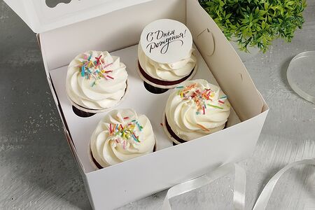 Капкейки на день рождения с посыпкой 