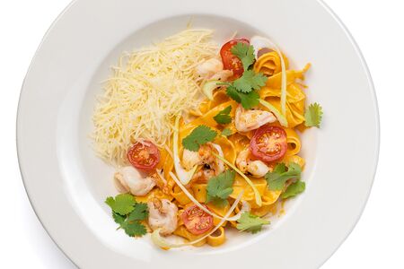 Паста с креветками в соусе Том ям