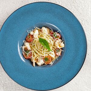 Спагетти с креветками в винном соусе