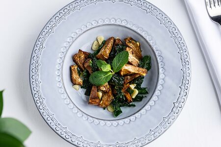 Артишоки, жаренные с мятой и чесноком