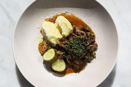 Бефстроганов с копчеными вешенками